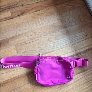 Sonic Pink Lululemon belt bag